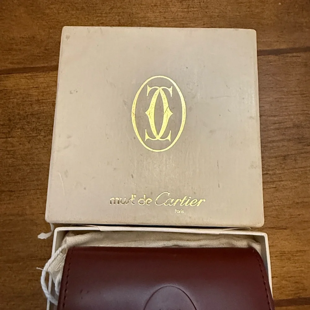 EUC Must de Cartier Women's Deep Red Leather coin pouch - Picture 4 of 12